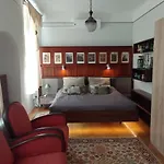 Διαμέρισμα Parkside Modern Classic Garden View *