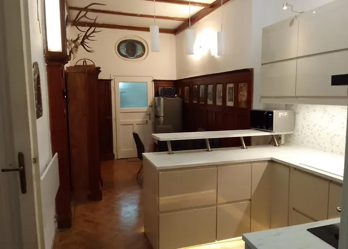 Parkside Modern Classic Garden View דירה