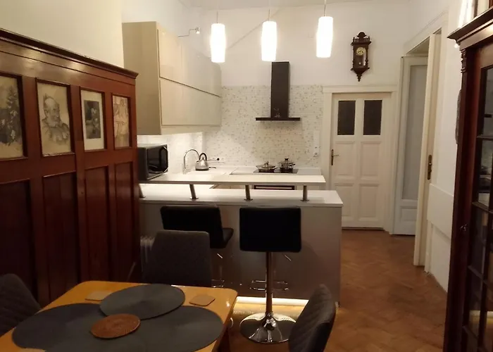 Parkside Modern Classic Garden View *