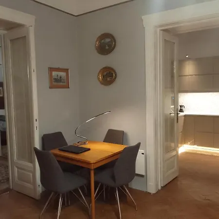 Parkside Modern Classic Garden View דירה בודפשט